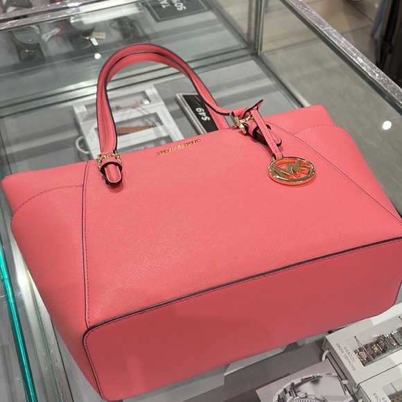 MICHAEL KORS Charlotte Large Leather Top-Zip Tote
Tea Rose - Picture 10 of 16